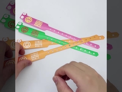 Pulseiras personalizadas de evento de vinil com opções de impressão de transferência de calor