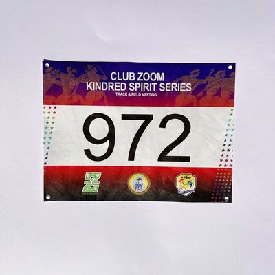 Números de identificação de competição personalizados Espessura 0,5 mm PANTONE Cor Corrida de cores Ciclismo Maratona Número Bibs