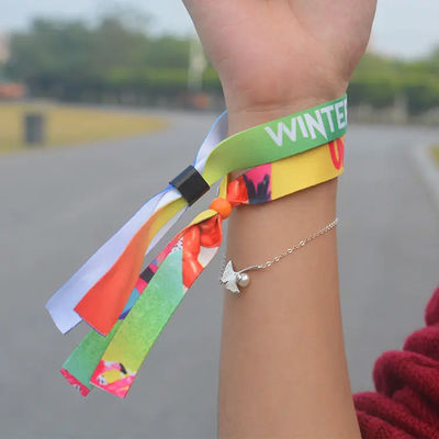 Várias cores de tecido pulseiras tecidas cores de logotipo personalizadas para pulseira de poliéster
