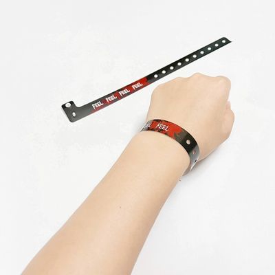 Logotipo personalizado itens promocionais pulseiras vinil uma camada PVC à prova d'água colorido com código de barras