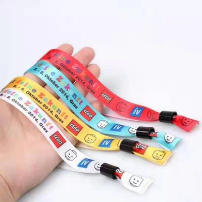 Padrão personalizado Pulseiras de tecido de poliéster Concerto Eventos promocionais Regalo comprimento ajustável
