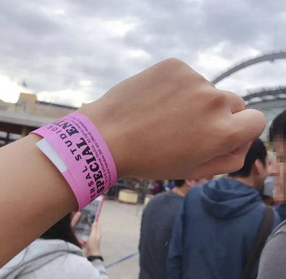 Braceletes personalizados para eventos Tyvek Número de código de barras Impermeável Identificação do partido Pulseira de papel de admissão