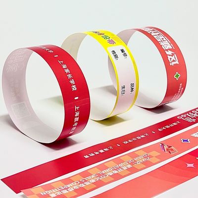 Papel sintético de PP Pulseira de evento personalizada Logotipo do parque de festas Impresso Impermeável Resistente ao suor Entrada Pulseiras de entrada