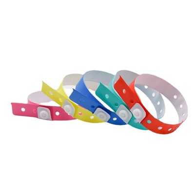 Logotipo personalizado Vinil PVC pulseiras duráveis e duradouras para eventos e marca personalizáveis