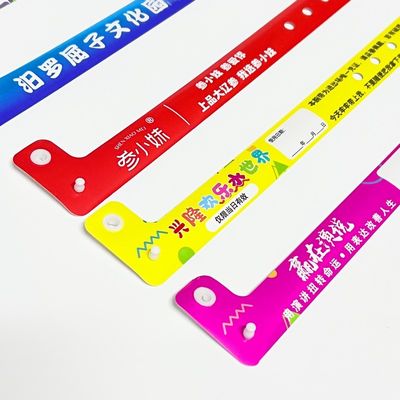 2025 Pulseira descartável em forma de L Pulseiras personalizadas para eventos Hotel